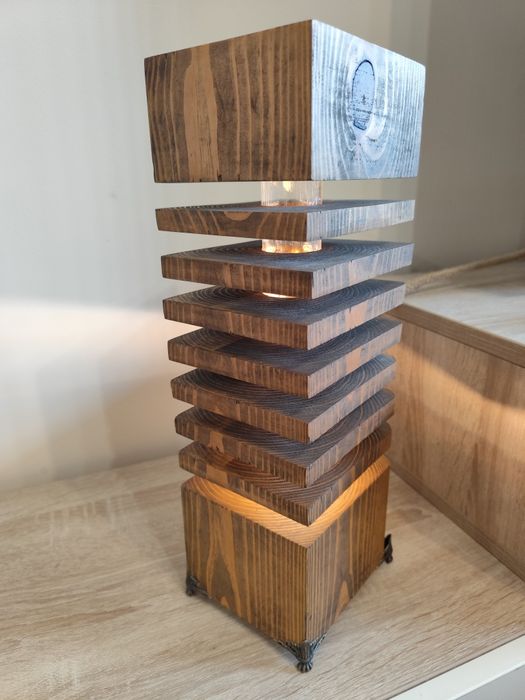 Дизайнерска дървена лампа – ръчна изработка, естествени материали