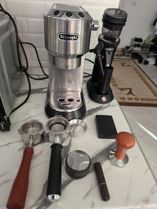 Set barista delonghi dedica si rasnita hibrew g5