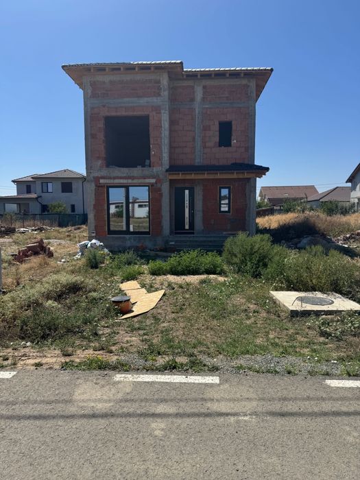 Vand casa la rosu cu utilitatii , vladimirescu cartierul florilor