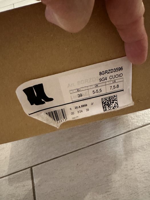 Продам ботинки фирмы Benetton