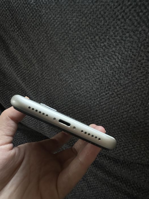 Iphone 11,в хорошем состояние
