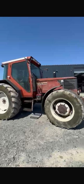 Vând tractor Fiat f100