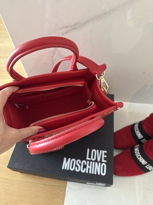 Love Moschino боти+ чанта Valentino подарък