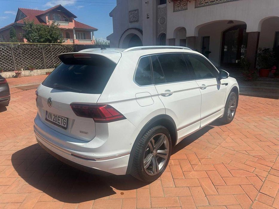 Volkswagen Tiguan R-Line 2.0D 4Motion Panorama/Digital Cockpit