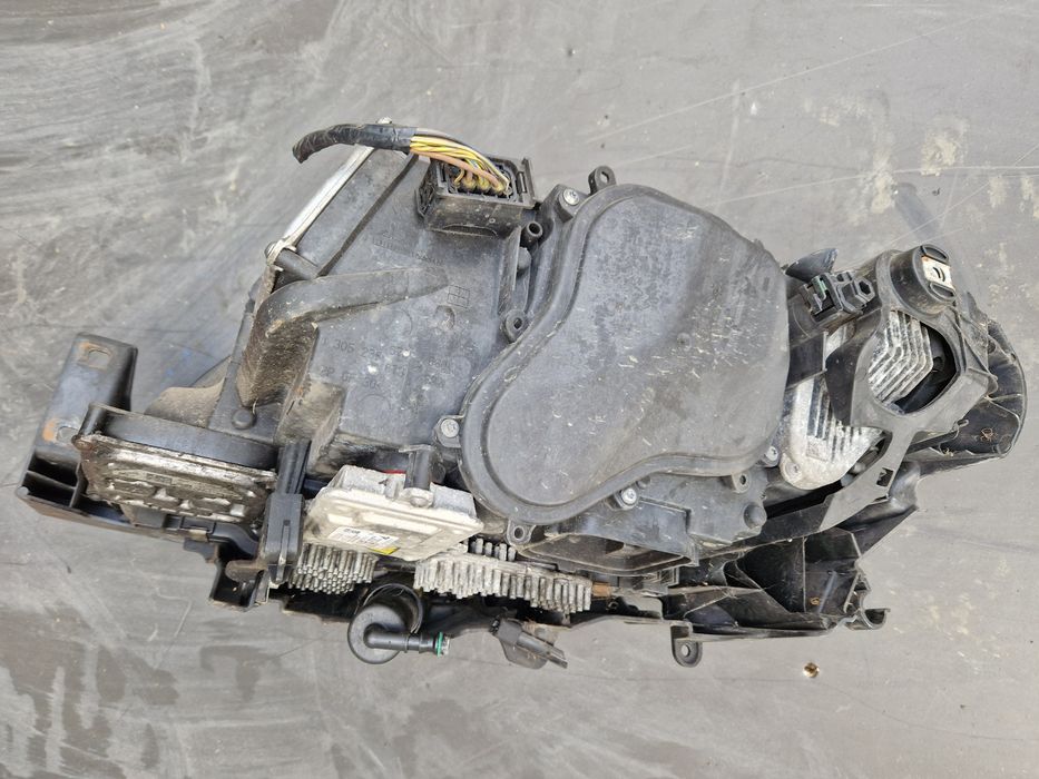Far dreapta bixenon complet BMW 320i cupe