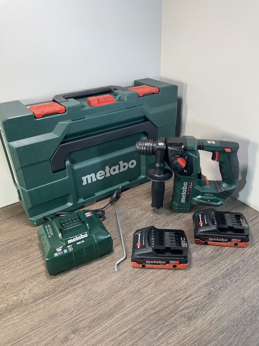 Vând rotopercutor Metabo