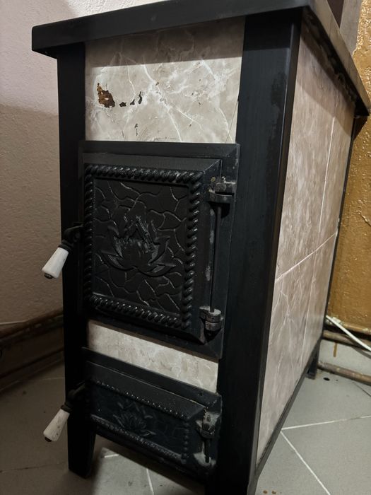 Sobă pe lemne cu plită