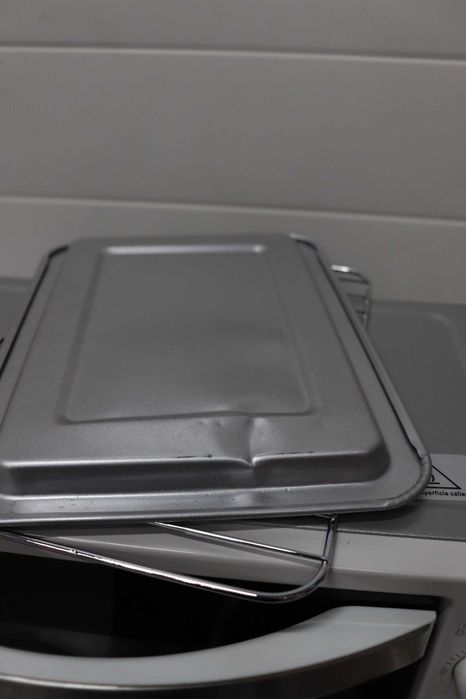 Cecotec Bake&Toast 1090 10L 1000W 60min, Рег. температура, лек ДЕФЕКТ