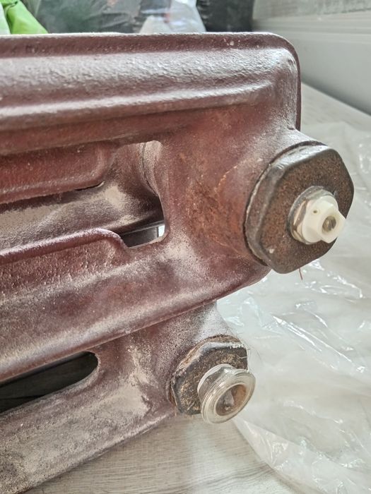 Продаются 2 Чугунные батареи из 8 секций