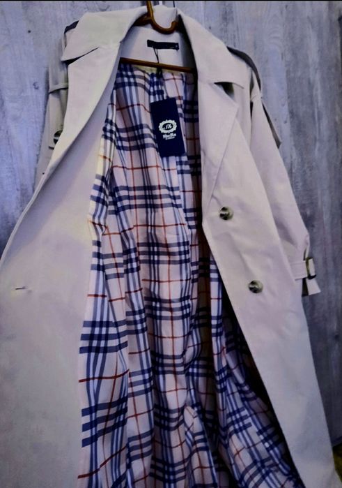 Плащи новые 22000 тенге