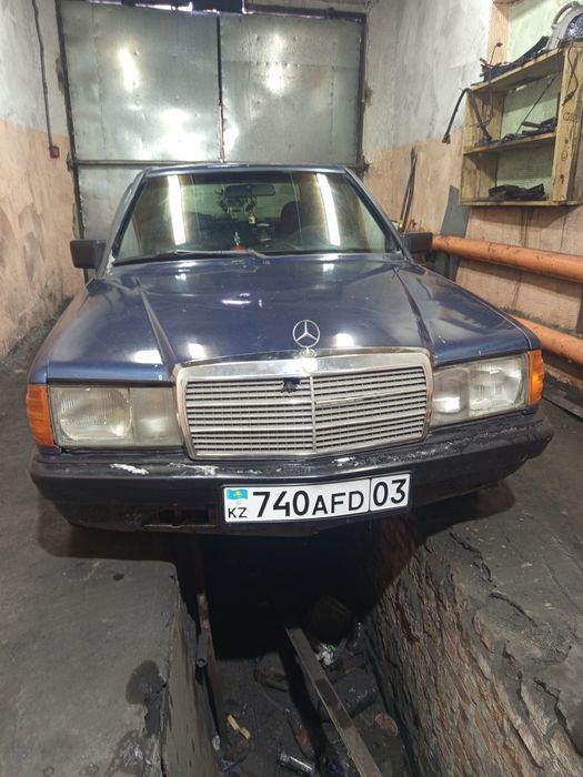 Мерседес 190 на ходу
