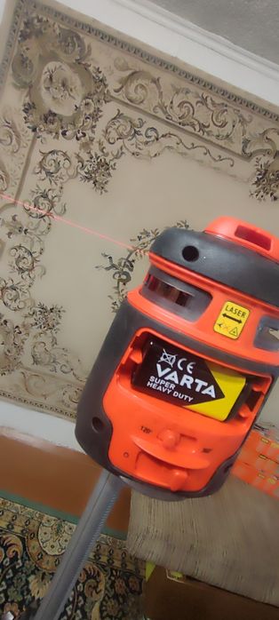 Продам Лазерные Уровни Black Decker lzr4