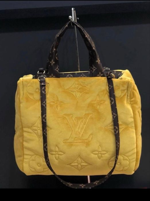 Плюшена чанта с лого в четири разцветки с къса и дълга дръжка