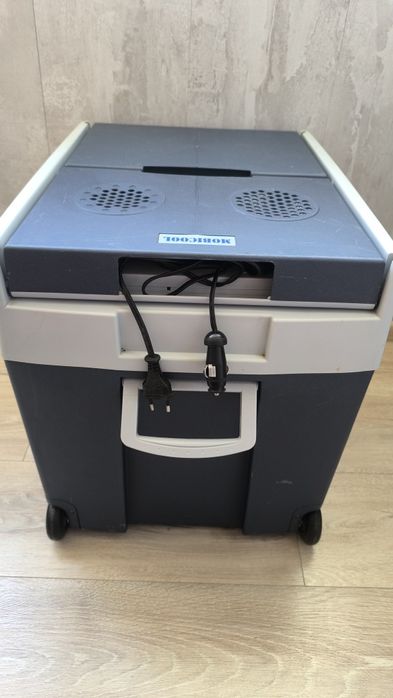 Комбинирана хладилна чанта Mobicool W48 12/220 волта 48 литра .