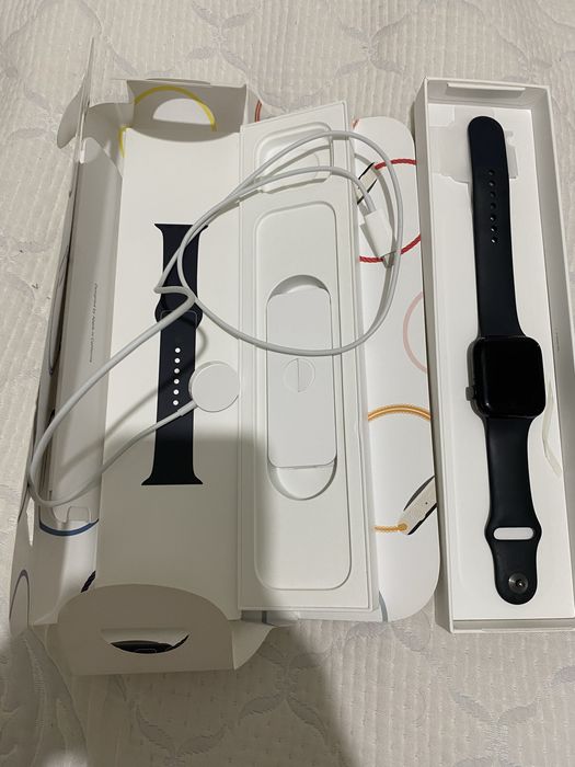 Продам apple watch 44mm