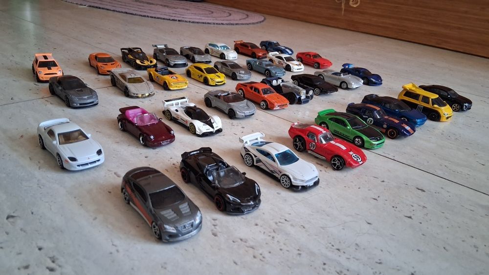 Hot wheels, matchbox, maisto, welly