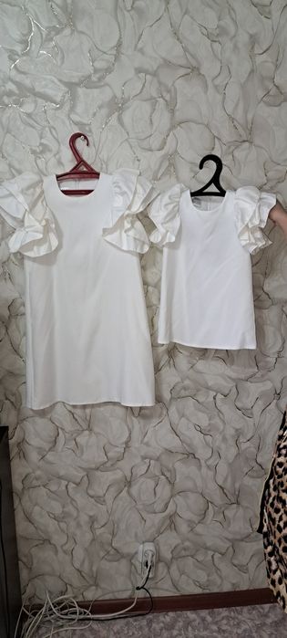 Парные платья для сестёр.