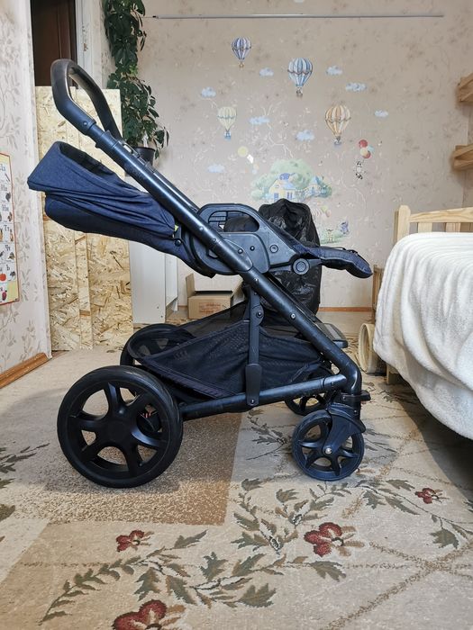 Продам коляску Joie Chrome