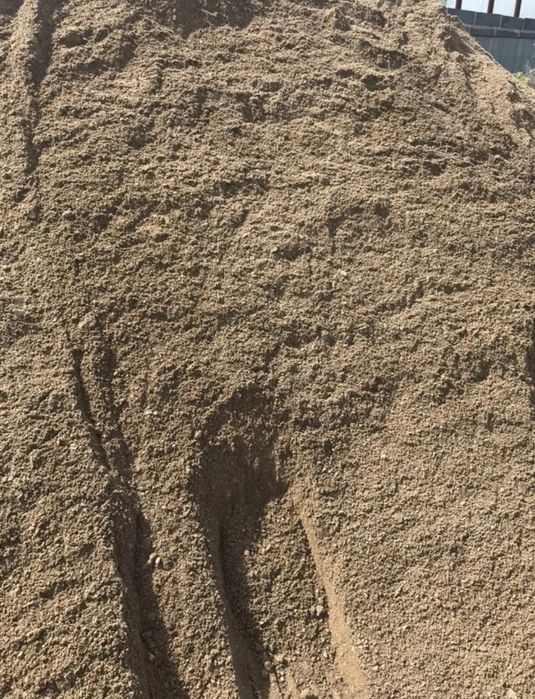 Балласт, песок, отсев, щебень, перегной.