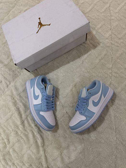Air Jordan 1 Low North Carolina