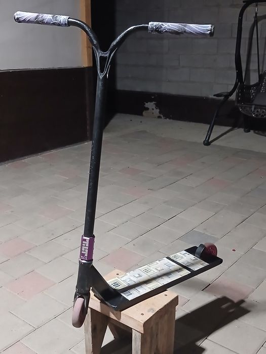 Продам трюковой самокат