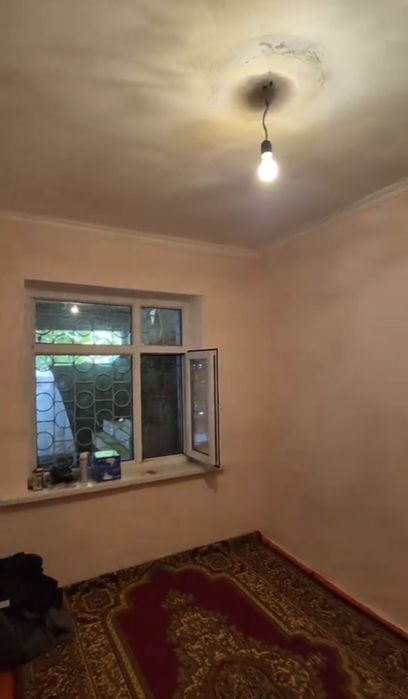 Үй сатылады.