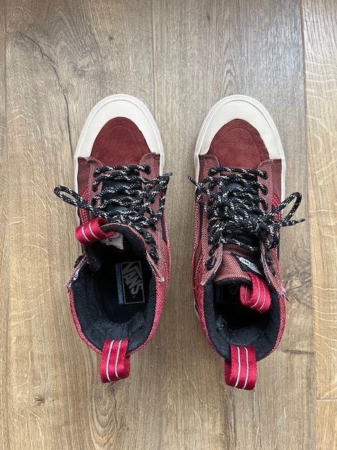 Продавам обувки VANS SK8-HI MTE-2 - 40.5 номер