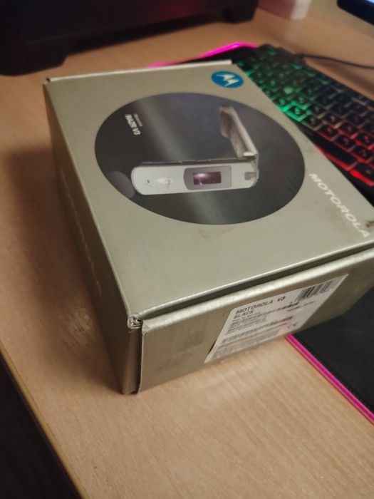 Подам Motorola razer V3 б/у, ретро