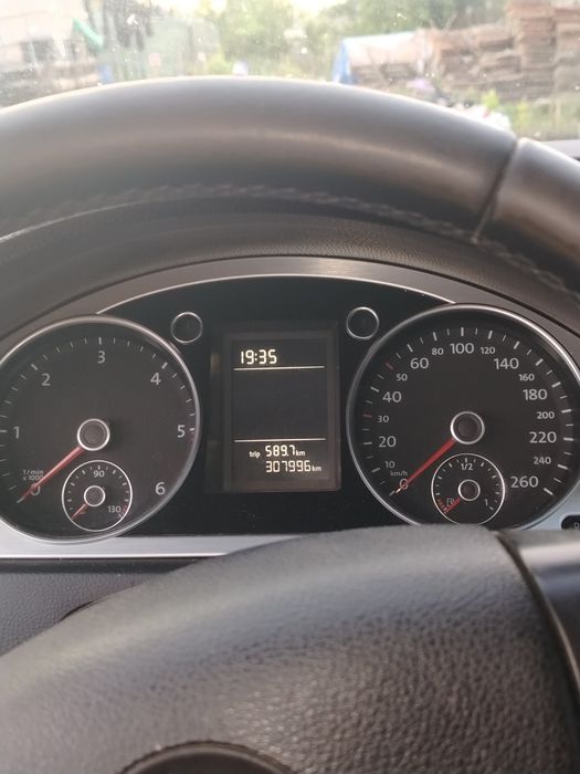 Vând mașină pasat b6 2009 . 2.0 disel mai multe detalii pe watap sau la telefon cei care nu sunt interesati sa își vadă de treaba lor