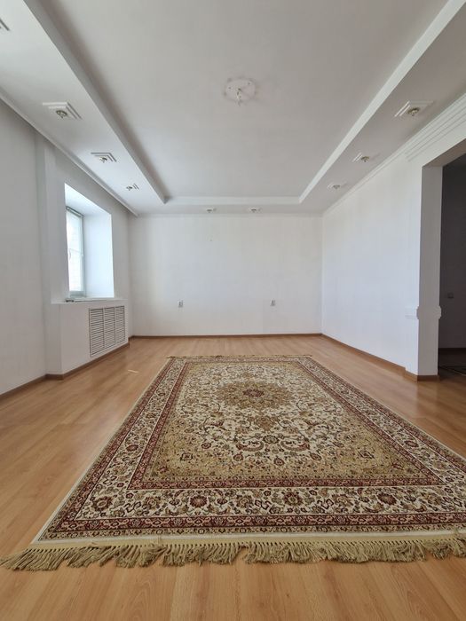 Продам 2 кв 71квм по Молдагуловой