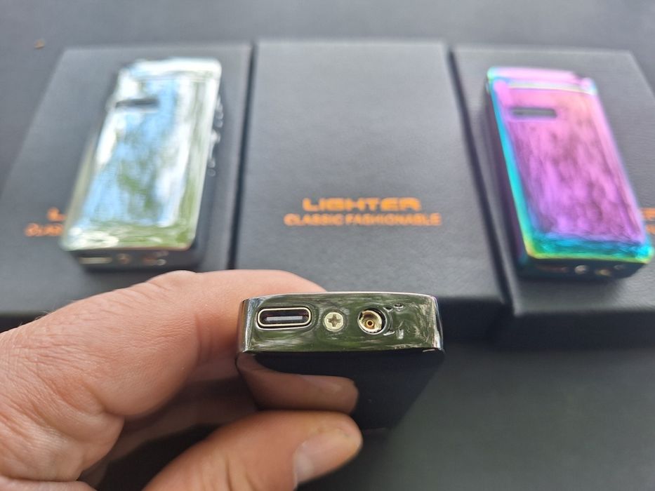 Луксозна запалка с двоен пламък-тип джет и волтова дъга