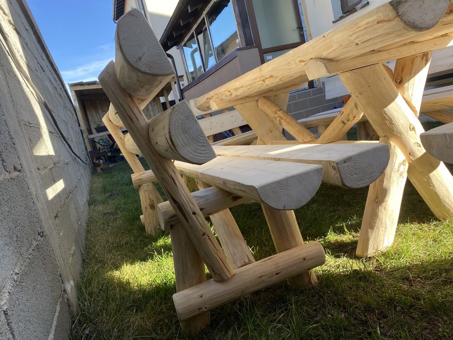 Set masa scaune si bancute rustice lemn brad