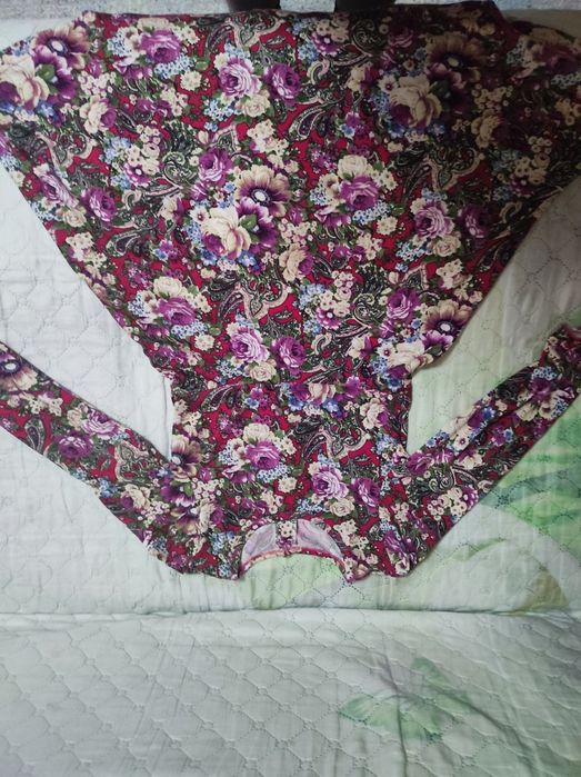 Продам девочкам платье