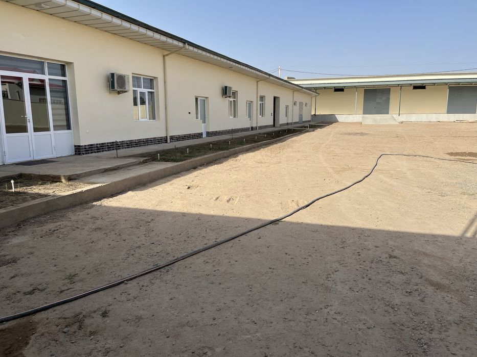 База склад сотилади