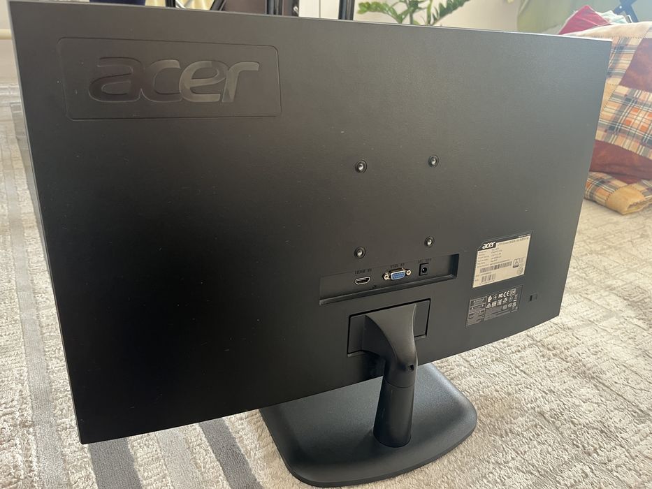 Acer Ek250Y cbi ползлались редко