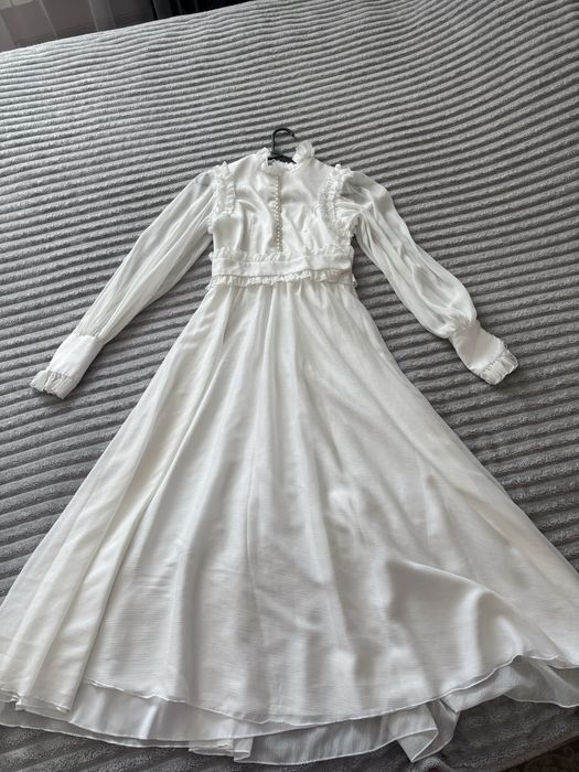 Продам белое платье