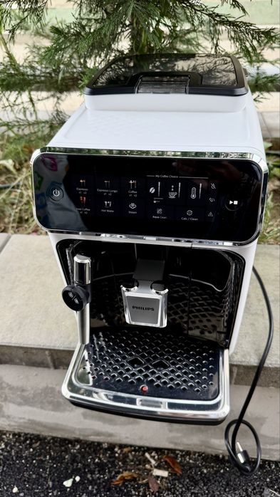 Espressor automat Philips seria 3300 - EP3323/40 1500W, 15 bar, 1,8 litri, alb