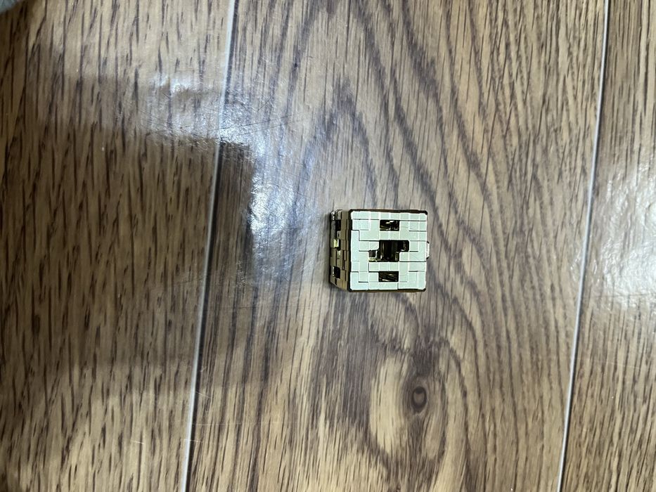 Фигурка золотой блок