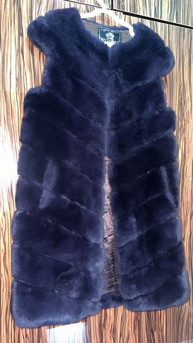 Меховая безрукавка