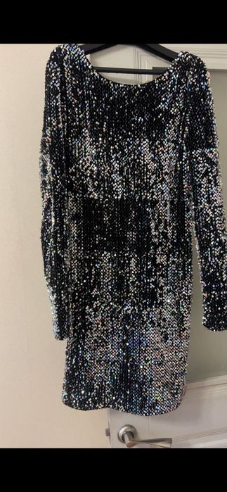 Продам платья на корпаратив