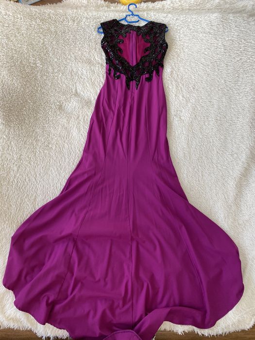 Шикарное платье Tarik Ediz