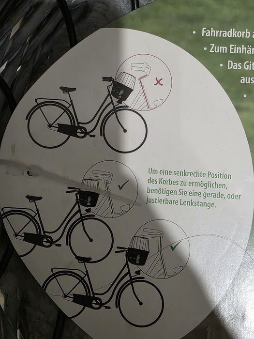 Плетена кошница за колело ратанова