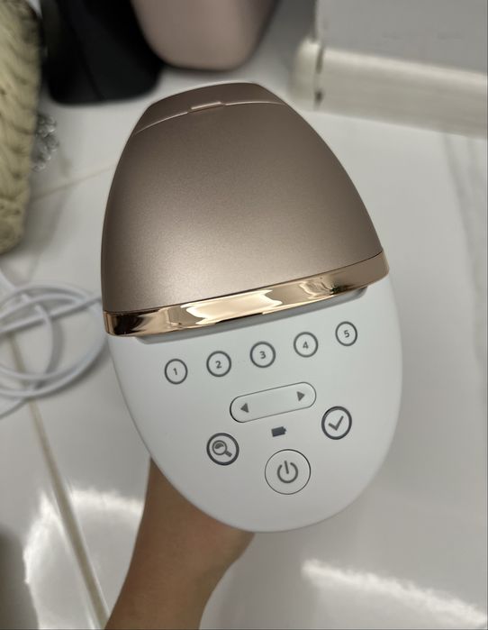 Фотоепилатор Philips Lumea BRI956/00