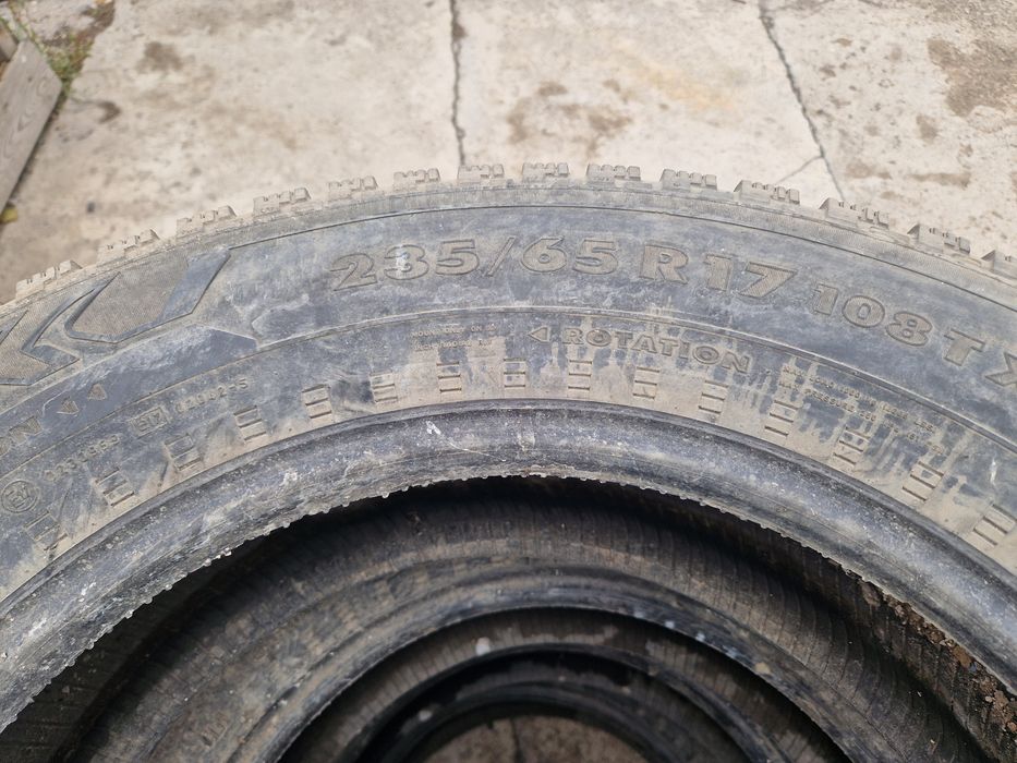 Продам покрышки на R17