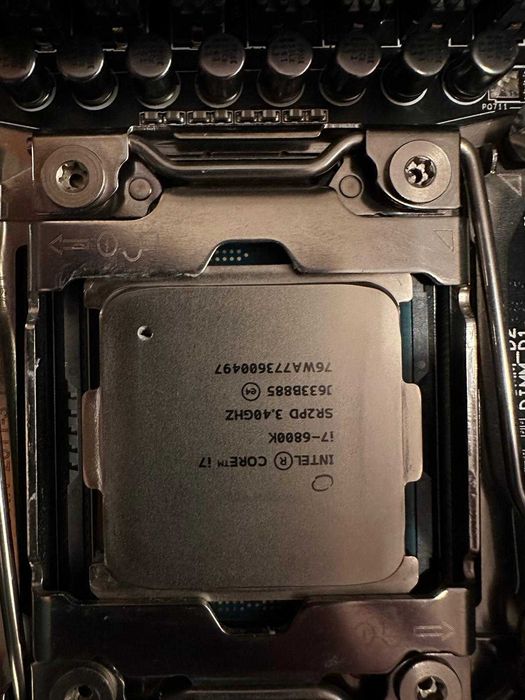 Kit ASUS X99-A + Intel i7-6800K + 32GB DDR4 Corsair Vengeance RGB