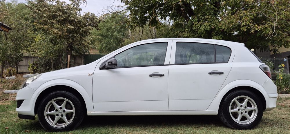 Vand opel astra H  1.8 benzina din 2009