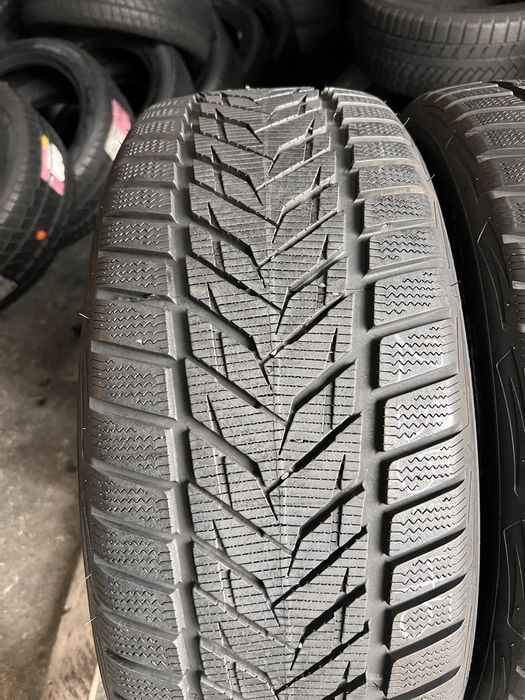2 anvelope iarna ca NOI 235/45/19 , Vredestein , 7.5 mm