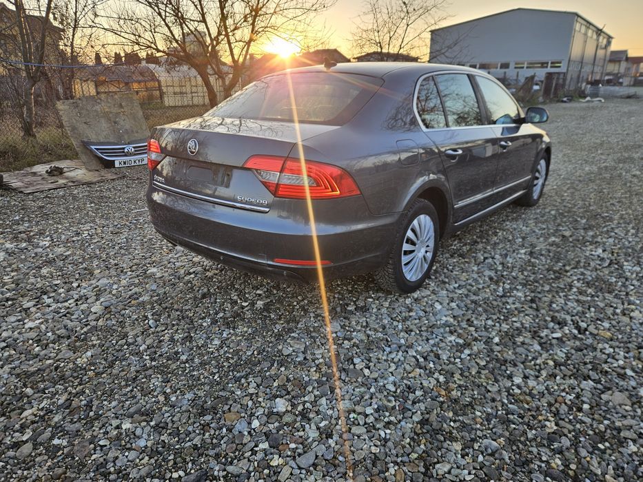 Tripla led dreapta de pe haion Skoda superb 2 facelift an 2014