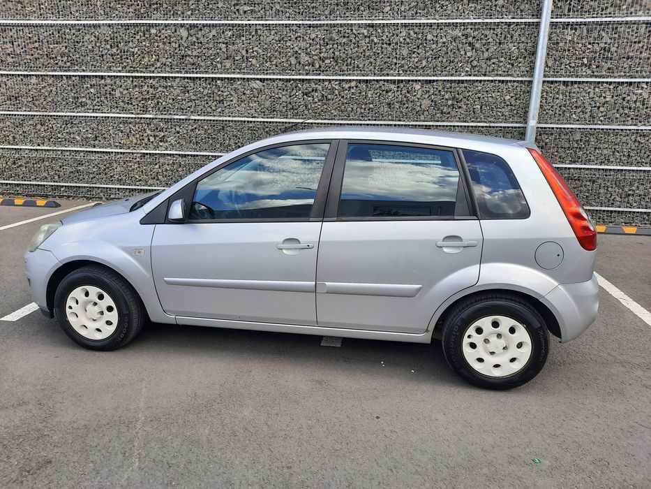 Vând Ford Fiesta 1.6 diesel