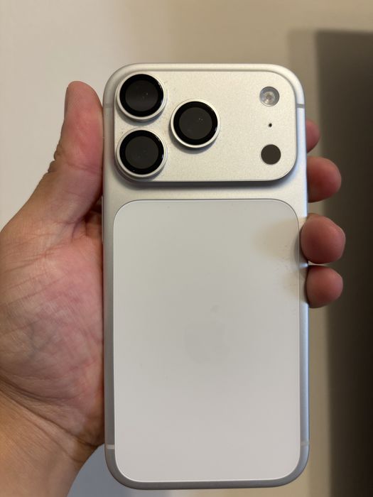 Продам iPhone 17 Pro 256 gb silver! EAC